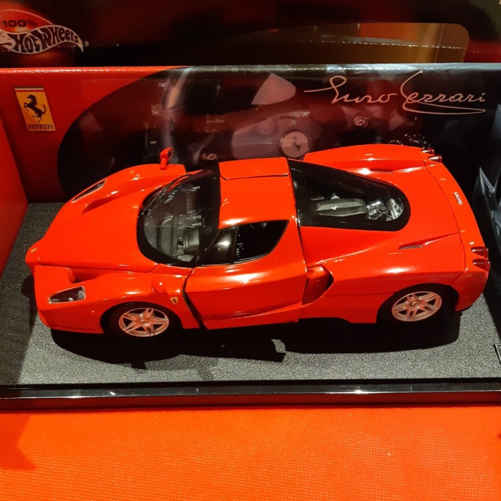 Ferrari Enzo 1:18 Diecast Mattel 2002